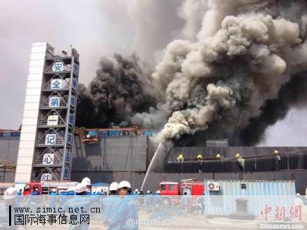 上海江南造船厂一艘八万吨级在建货船起火_国