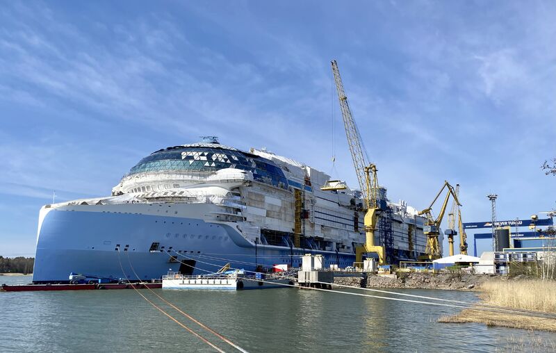 “Icon of the Seas”号LNG驱动邮轮顺利完成推进器试验